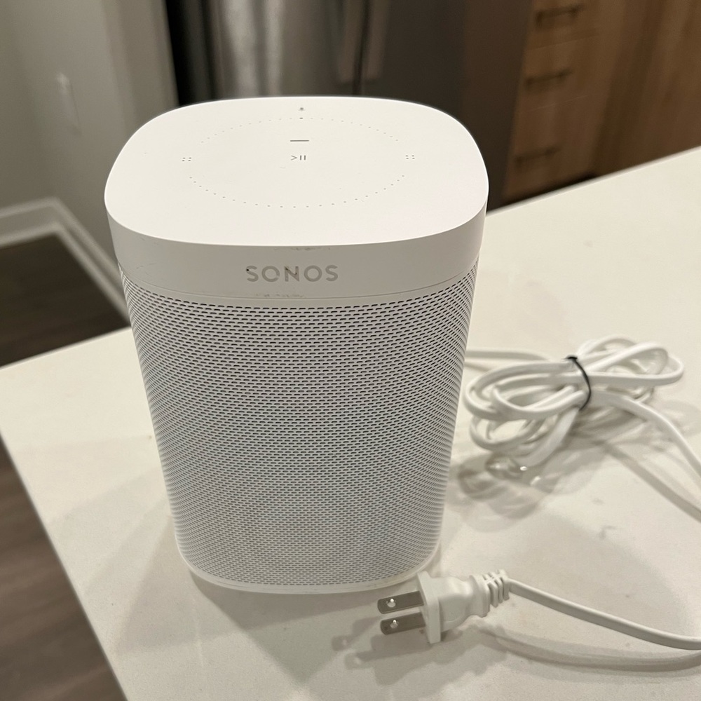 SONOS ONE A100 Voice-Controlled Smart Speaker